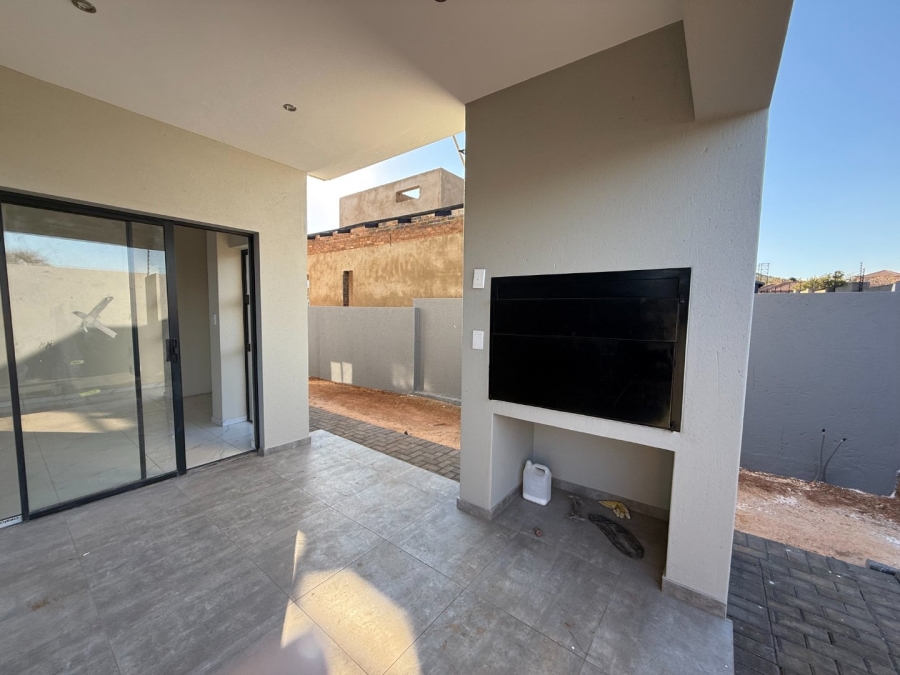 4 Bedroom Property for Sale in Melodie North West